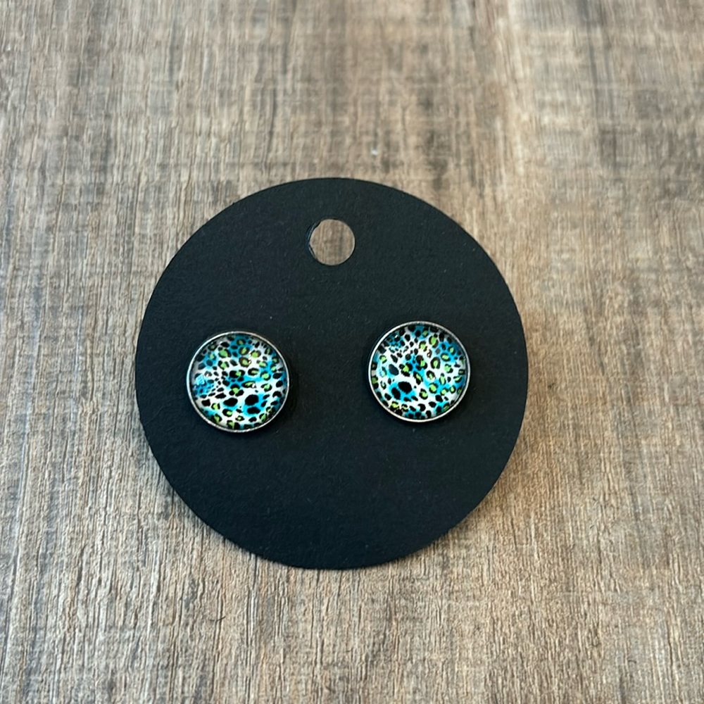 Homemade Earrings - 12mm diameter circle - post style‎ - animal print